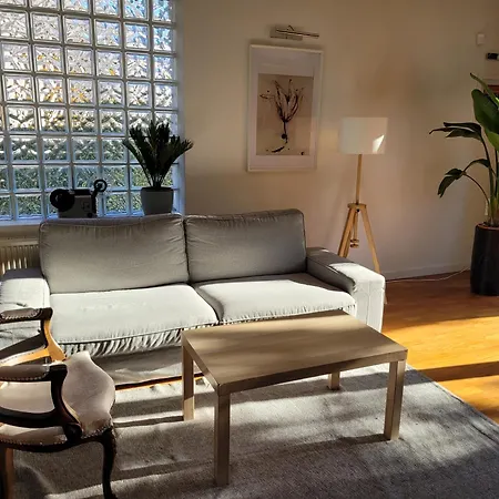 Uroczy Dom Na Ladnym Podwarszawskim Osiedlu