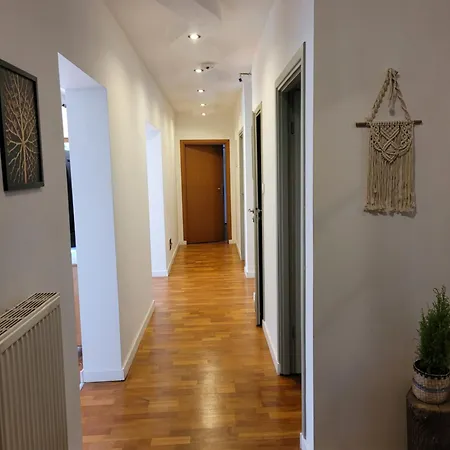 Uroczy Dom Na Ladnym Podwarszawskim Osiedlu * Michalowice (Masovia)