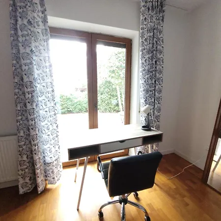 Vila Uroczy Dom Na Ladnym Podwarszawskim Osiedlu