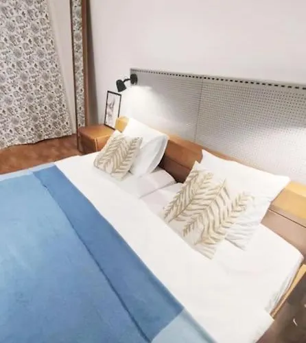 Uroczy Dom Na ładnym Podwarszawskim Osiedlu Willa Michałowice