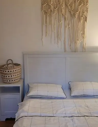 Uroczy Dom Na ładnym Podwarszawskim Osiedlu