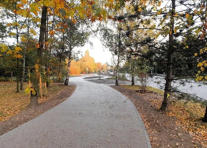Willa Uroczy Dom Na ładnym Podwarszawskim Osiedlu