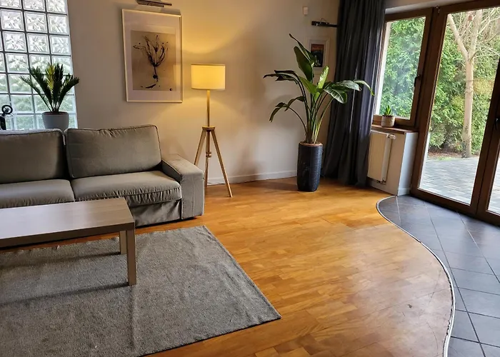 Uroczy Dom Na ładnym Podwarszawskim Osiedlu * Michałowice