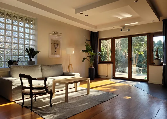 Willa Uroczy Dom Na ładnym Podwarszawskim Osiedlu *