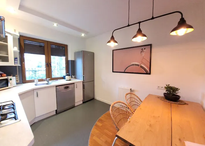 Willa Uroczy Dom Na ładnym Podwarszawskim Osiedlu