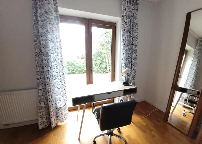 Willa Uroczy Dom Na ładnym Podwarszawskim Osiedlu